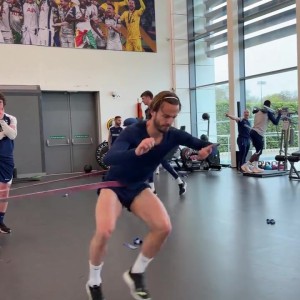 kaiyun-季前赛遭ACL！麦迪逊更新恢复训练视频，两腿肌肉差距明显引热议